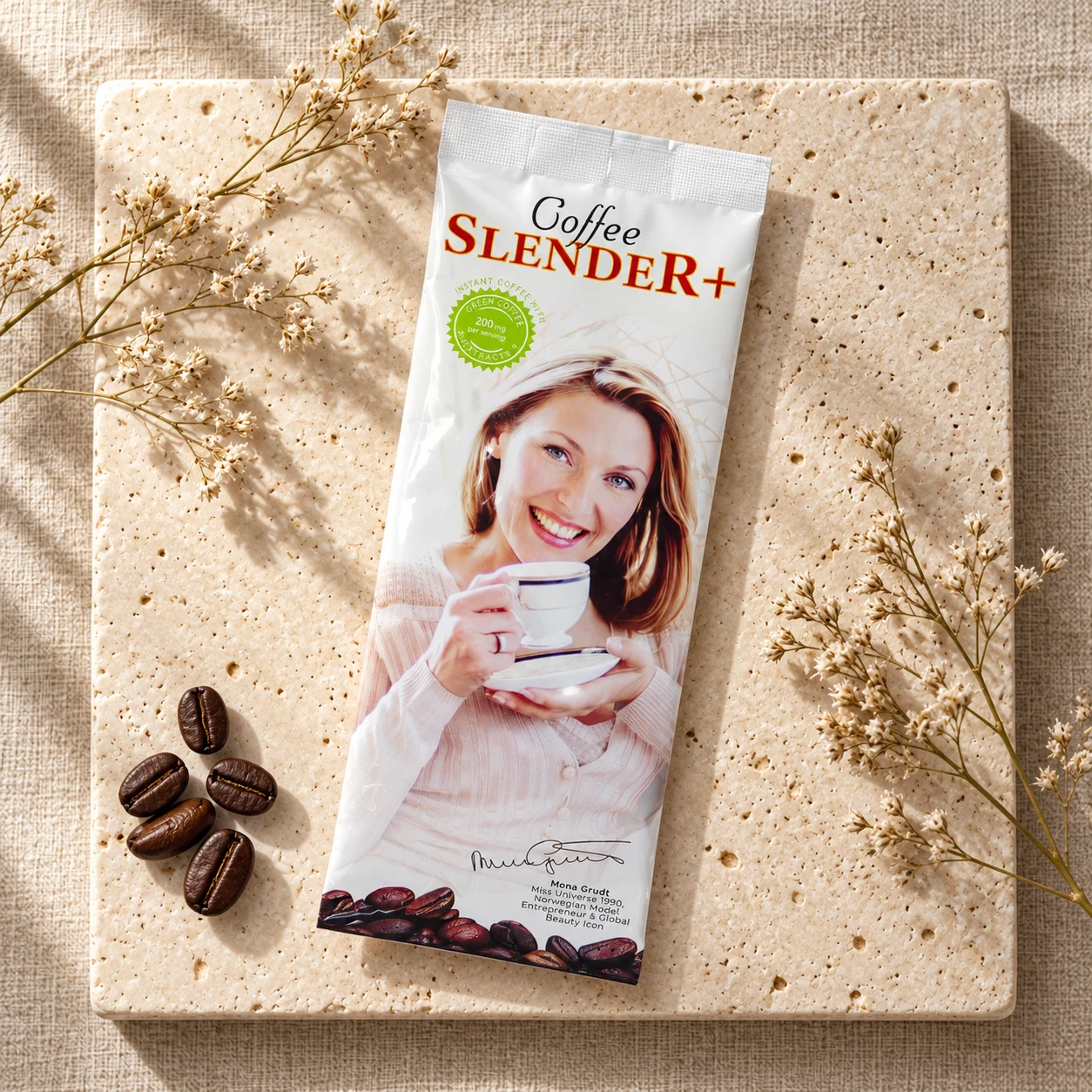 Coffee Slender+ 150 g instant kaffe med grønn kaffeekstrakt, vist på lys naturstein.